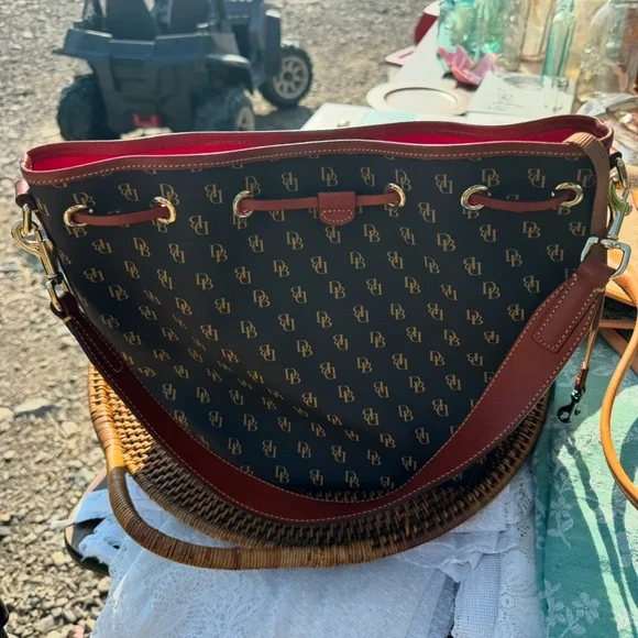 Dooney Purse. Only used 1 time. - Picture 4 of 4